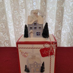 NEW   LIGHT UP BLUE COLONIAL HOUSE WITH TREES !    LENOX  BRAND NEW IN BOX
